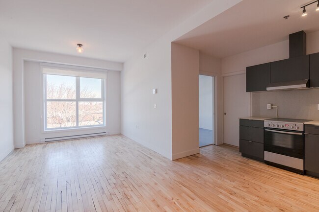 Photo - 4350 Av. de l'Hôtel-de-Ville Unit 401