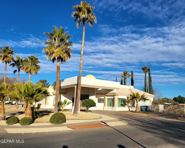 Building Photo - 601 Willow Glen Dr