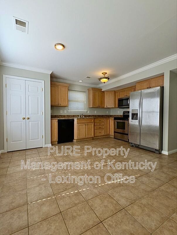 Photo - 3008 Adwalton Rd