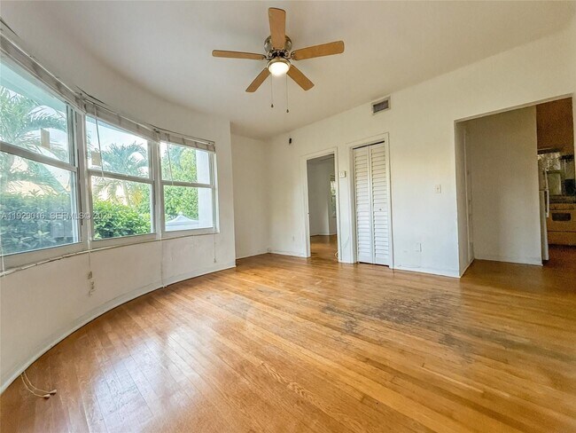 Photo - 315 W 28th St Unidad 1