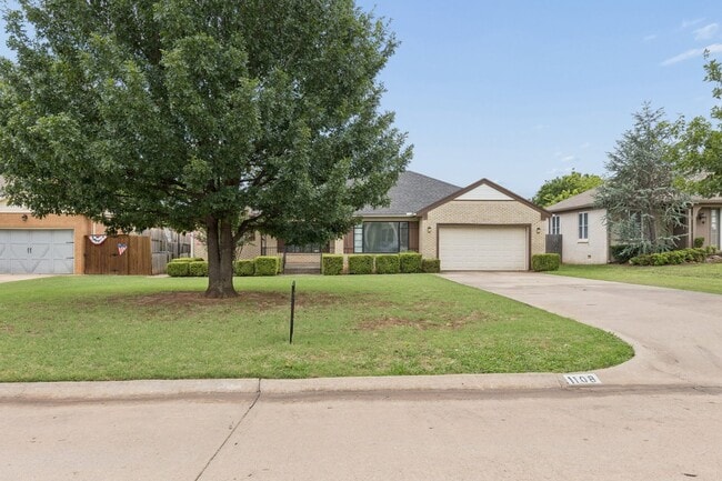 Photo - Beautiful Home in Nichols Hills FOR RENT