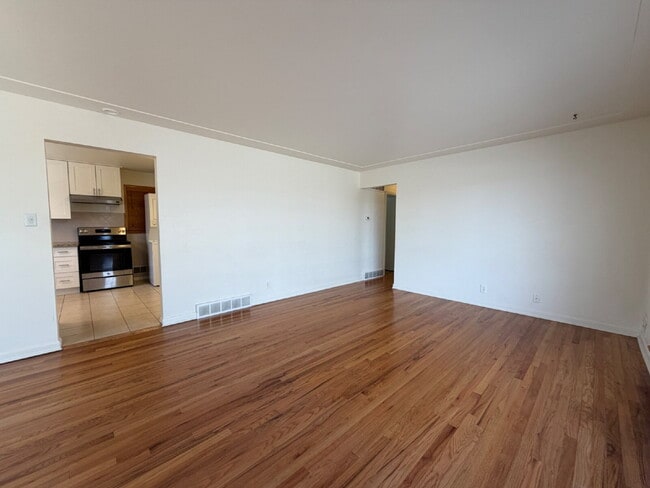 Photo - Beautiful 3-Bedroom Home in Northglenn – All Utilities Included! Unidad A