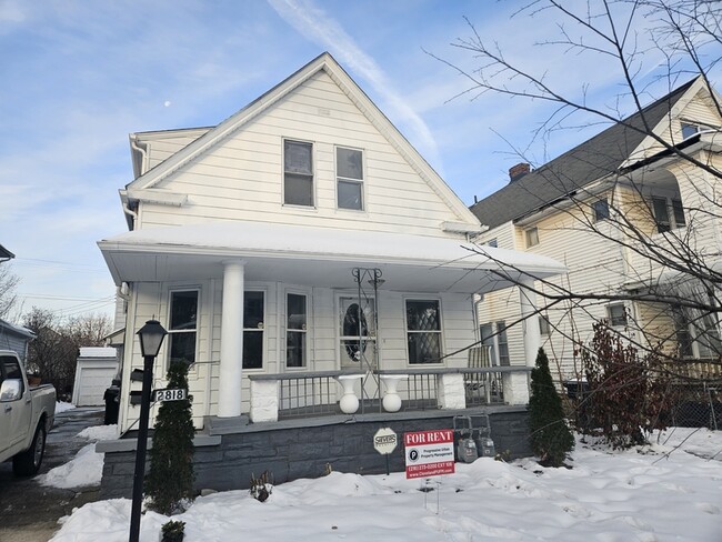 Building Photo - 2818 E 127th St