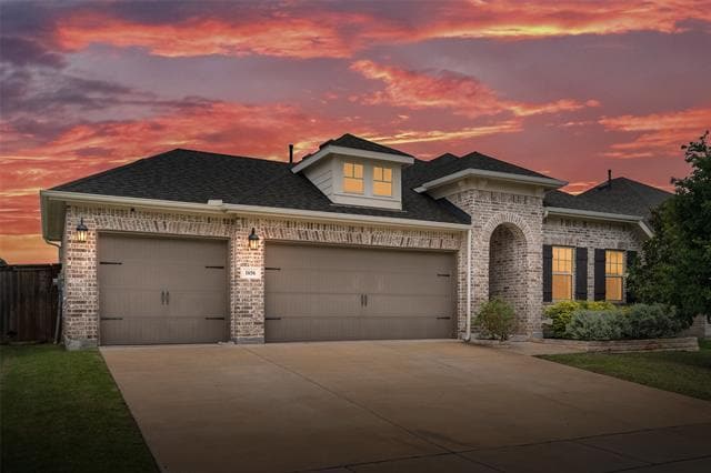 Building Photo - 1656 Deerpath Dr
