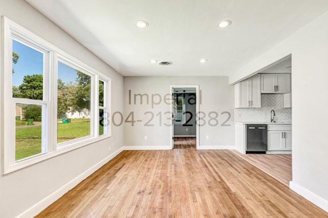 Photo - 4261 Sheffield Rd