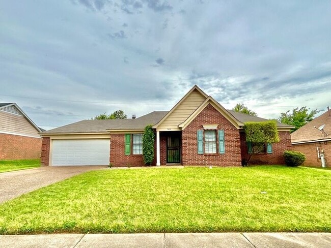 Building Photo - Now Leasing A 5 Bedroom 2 Bath Home In Memphis. Availalbe Now