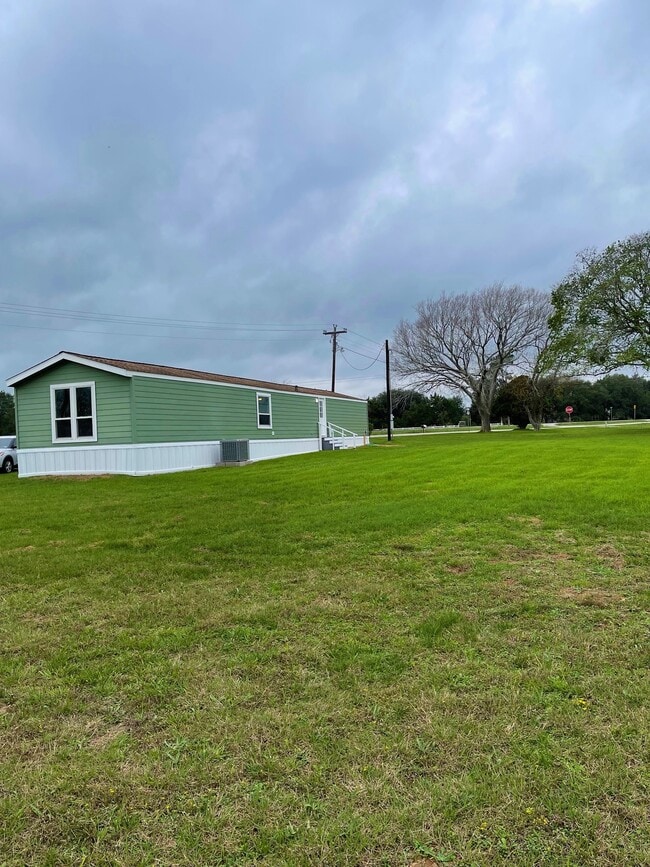 Building Photo - 6085 Adams Flat Rd