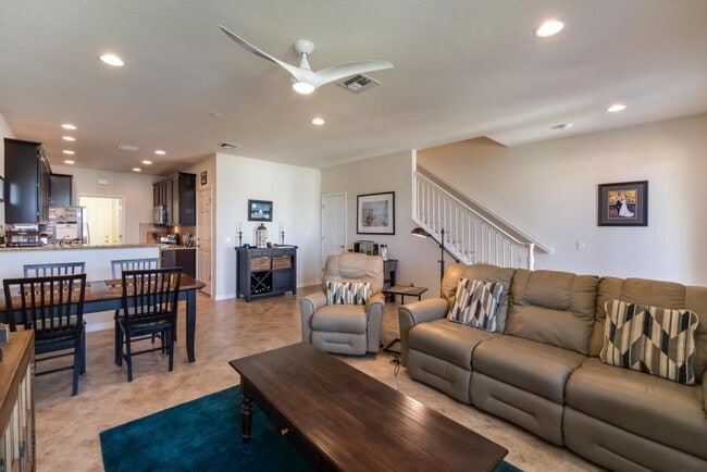 Photo - 1112 Turnbridge Dr