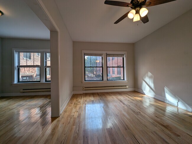 Photo - 628 W Cornelia Ave Unit 2e