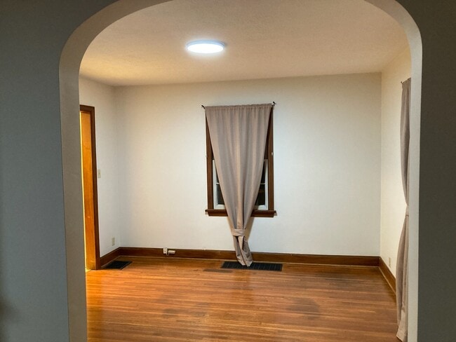 Building Photo - 304 Reber Ave