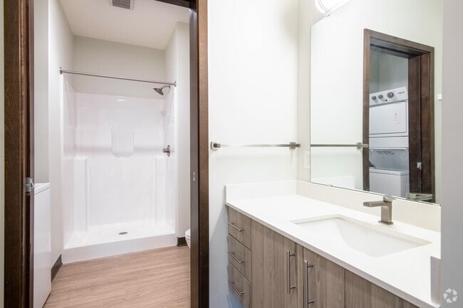Studio, 1BA - 482SF