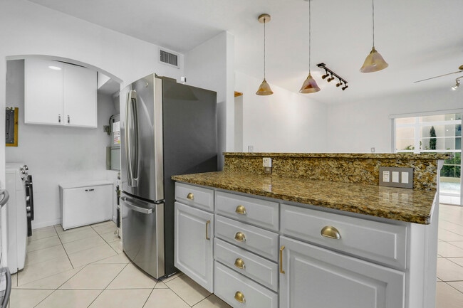 Photo - 964 NW Spruce Ridge Dr Unidad D1