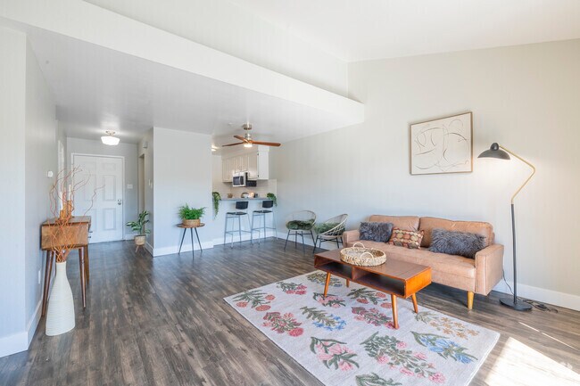 2X2 Platinum - 2BR, 2BA - 1,000SF - Living Room