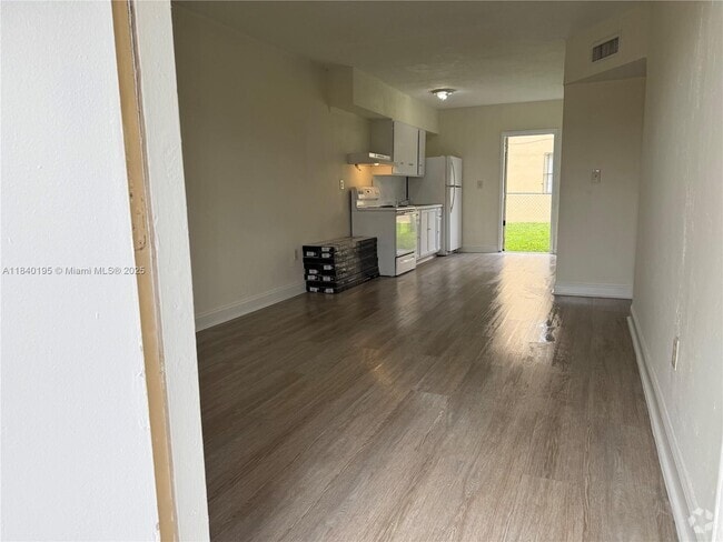 Building Photo - 4725 NW 33rd Ave Unit 1 Rental