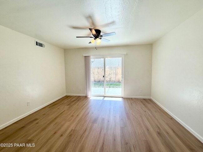 Photo - 564 Lincoln Ave Unit A