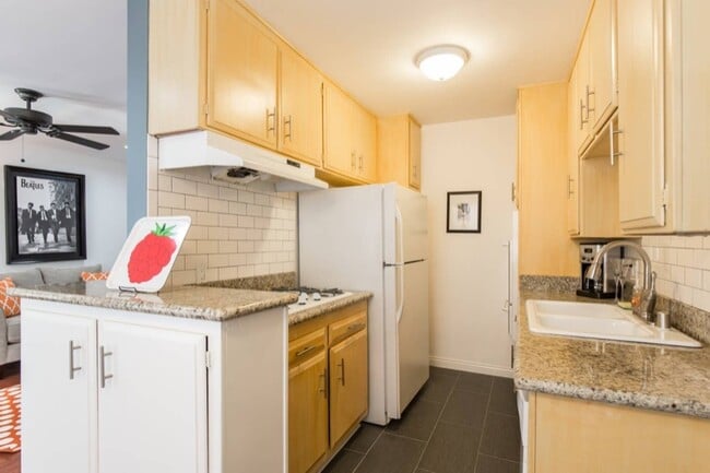 Photo - 1348 N Vista St Unidad 3