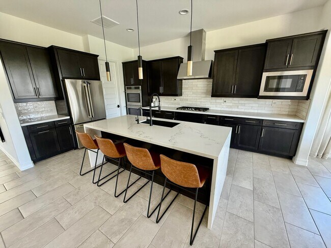 Photo - 10649 Thatcher Ave