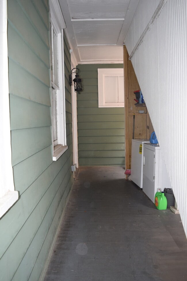 Photo - 39 Carolina St Unidad A - Down