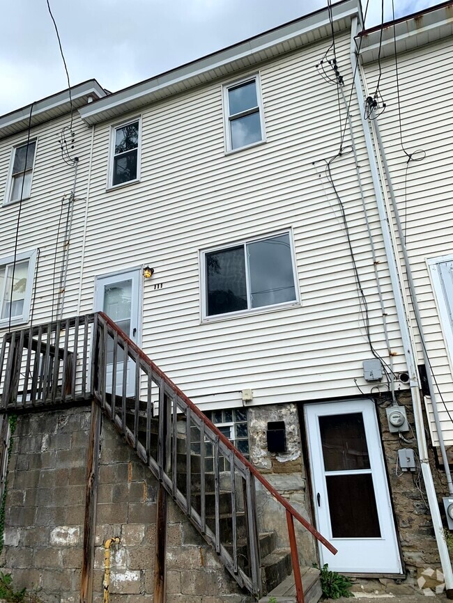 Building Photo - 111 Davis St Rental