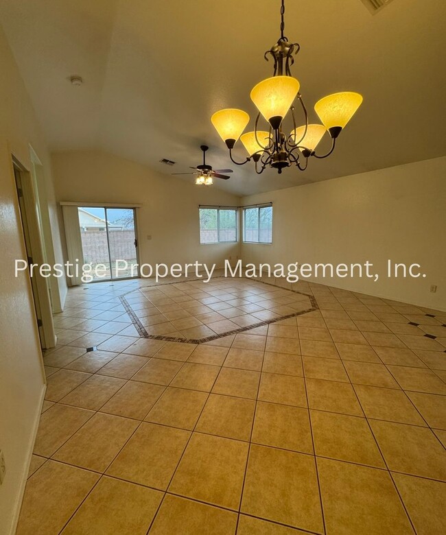 Photo - Charming West 2 Bedroom/ 2 Bathroom with a Den is Waiting For You To Call Home!!