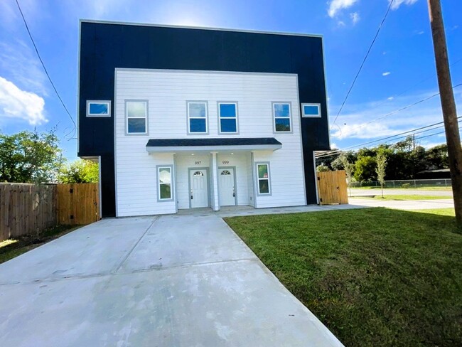 Photo - 999 Marjorie St Casa