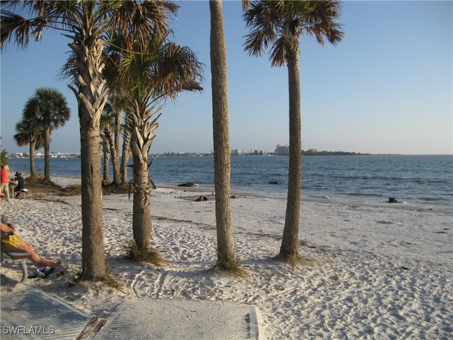 Photo - 20071 Sanibel View Cir Condominio Unidad 205