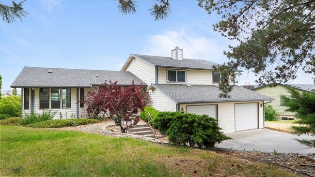 Building Photo - Spacious 4-Level Home with Panoramic Views for Lease – Hills West, South Richland – $2,800/mo