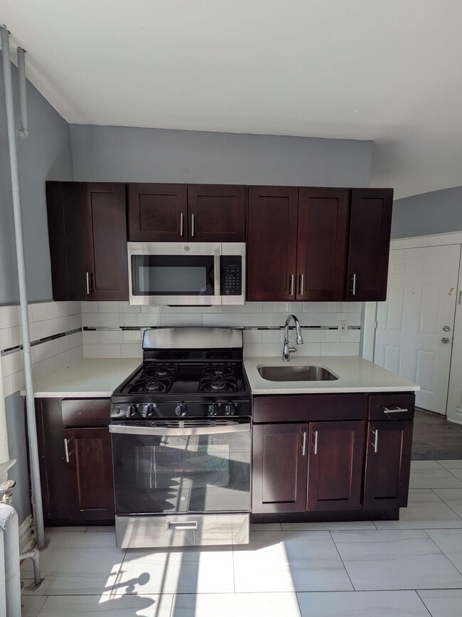 176 Broadway Unidad 3