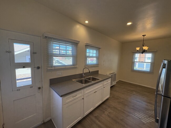 Photo - Gaylord Building Unidad 5