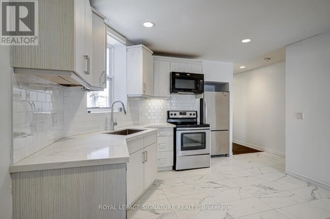 Photo - 1116 College St