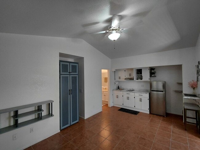 Photo - 936 Alameda St Unit Studio