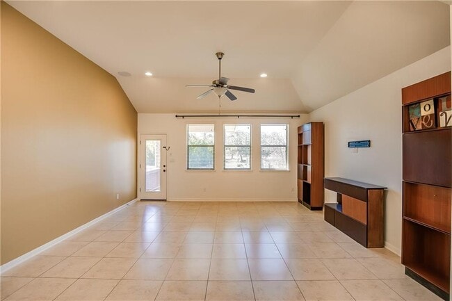 Photo - 2328 Lookout Range Dr