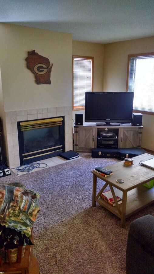 Living Room - 617 Walden Ct Unit A