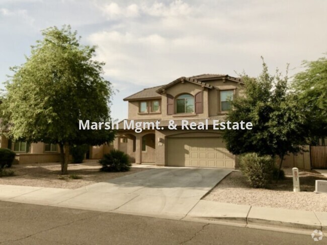 Building Photo - Beautiful 5 bedroom home with tons of livi...