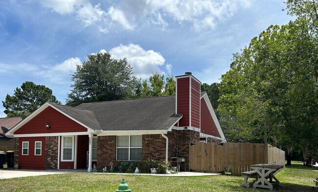 Photo - Forest Ridge off Middleground Road