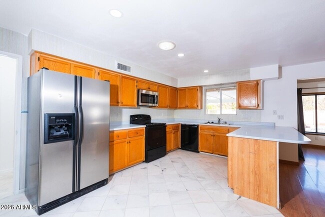 Photo - 320 E Ellis Dr