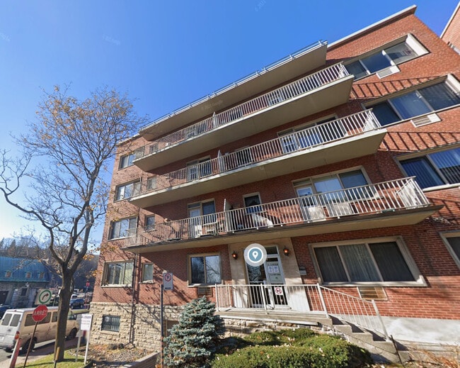 Building Photo - 4155 Blueridge-Crescent