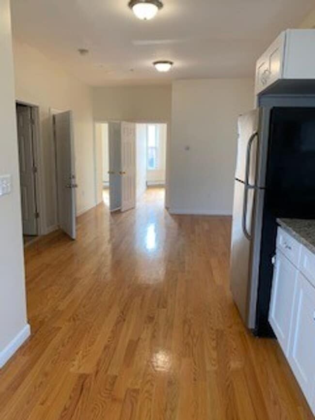 Photo - 16 Che Unit 16 Che #2