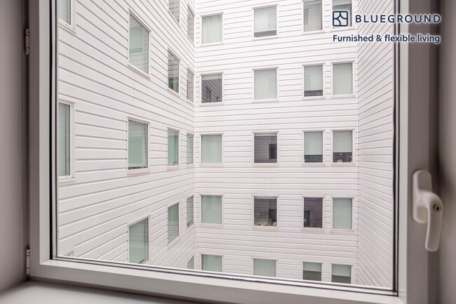 180 Water St Unit SI FL18-ID2258