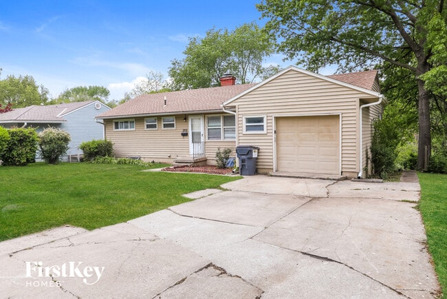 Photo - 1302 SW Peggy Cir