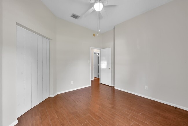 Building Photo - 10914 Waterview Cir Rental