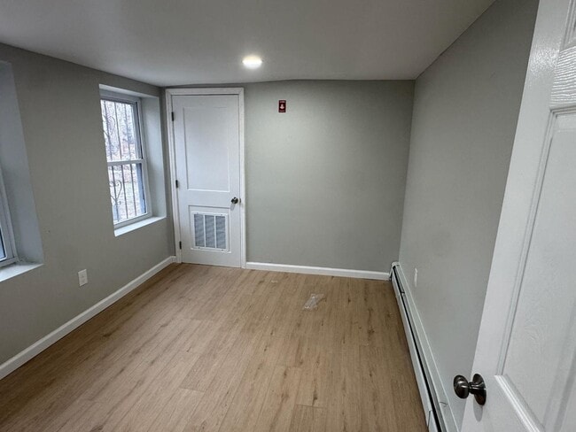 Photo - 163 Lander St