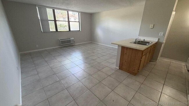 Photo - 2501 Riverside Dr Unit 118-A