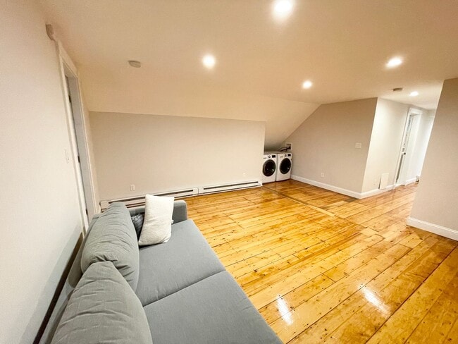 Photo - WOW! HUGE, RENOVATED MISSION HILL 6 BED ON PARKER HILL AVE FOR 9/1
