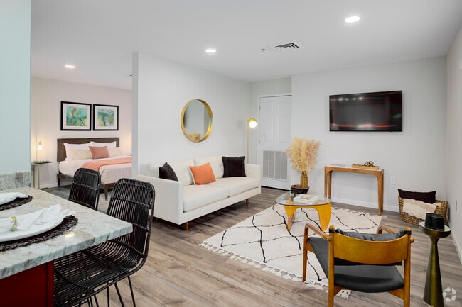 1BR, 1BA - 625SF