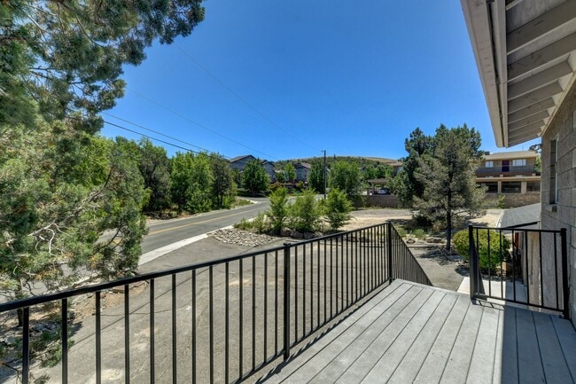 Photo - 114 Bradshaw Dr Unit C