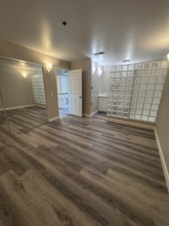 Photo - 283 Mangano Cir