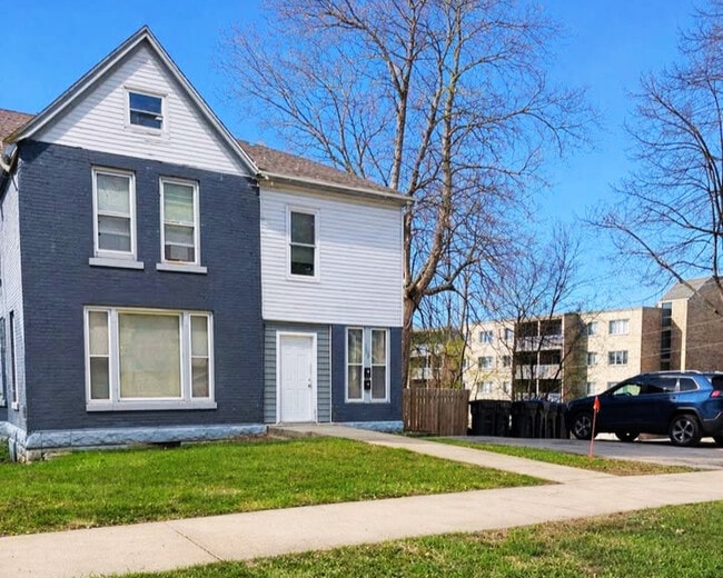 Building Photo - 328 N 6th St Unit 328 N 6th St. 2