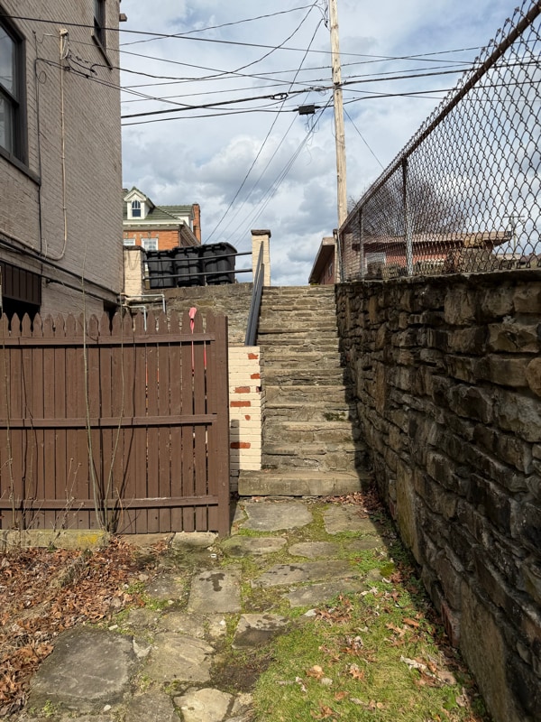 Photo - 516 Front St