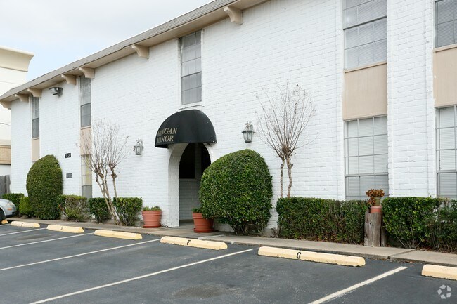 Morgan Manor - Morgan Manor